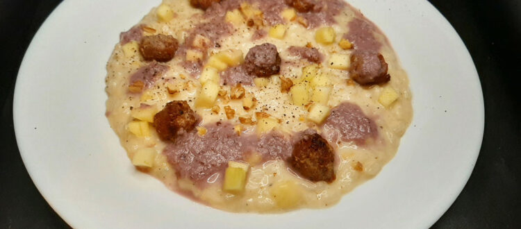 Risotto Radicchio, Noci, Salsiccia e Mele