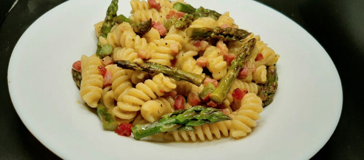 Pasta Primavera asparagi e speck