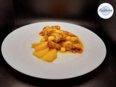 Pollo al curry e mango