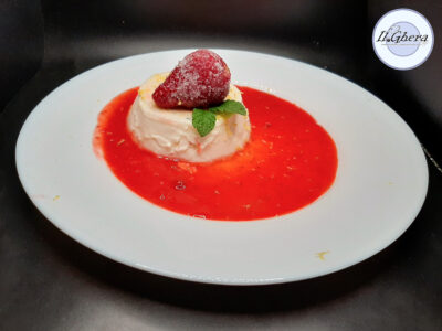 Panna cotta alle fragole