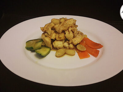 Pollo alle mandorle