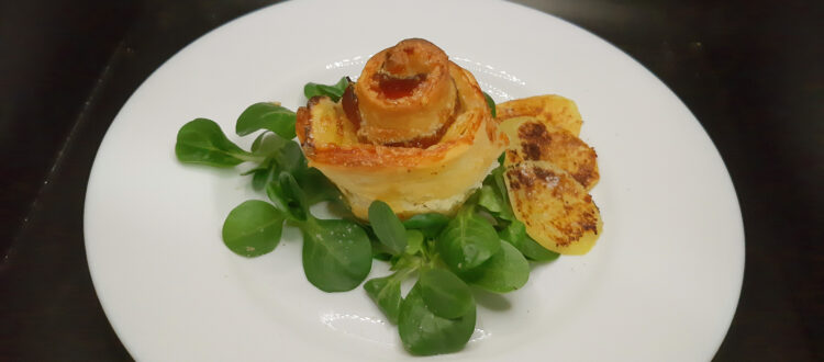 Antipasto stuzzicante, Roselline speck patate e zola
