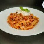 Pasta salsiccia e burrata, la festa é assicurata