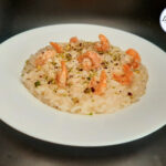 Mazzancolle, lime e pistacchio: un risotto che da nell'occhio