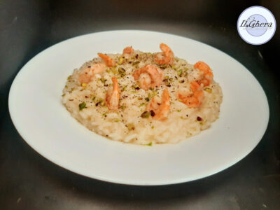 Mazzancolle, lime e pistacchio: un risotto che da nell'occhio
