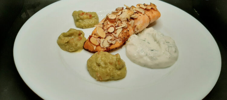 Salmone sfizioso in crosta di mandorle