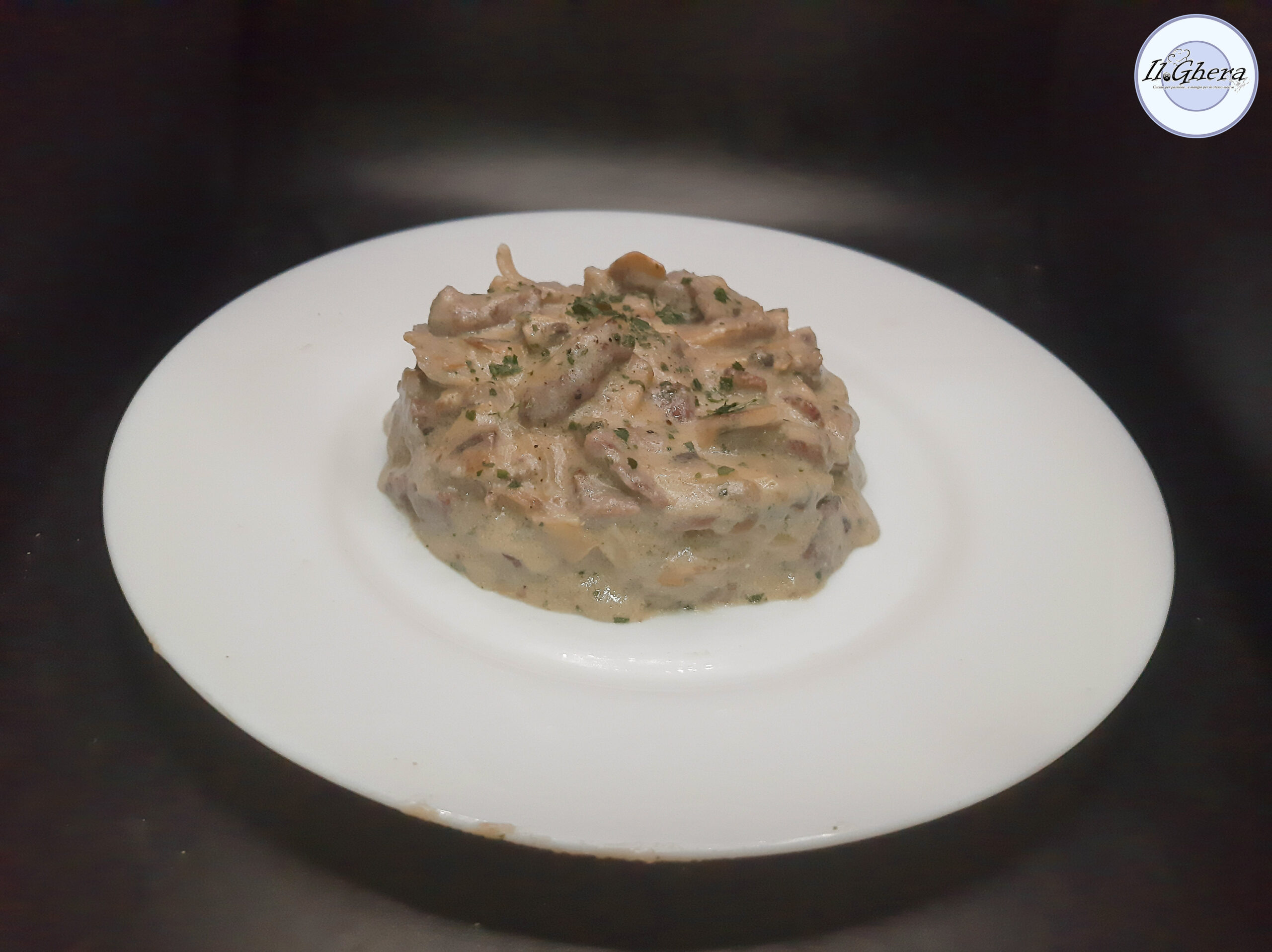 Cucina etnica, manzo alla Stroganoff dalla Russia Cucina etnica, manzo alla Stroganoff dalla Russia