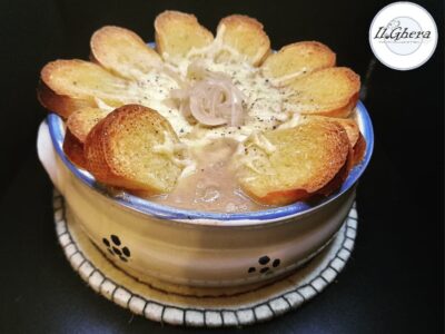 Soupe à l'oignon, zuppa di cipolle alla francese