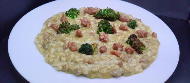 Risotto broccoli e salsiccia, abbinata che ti vizia